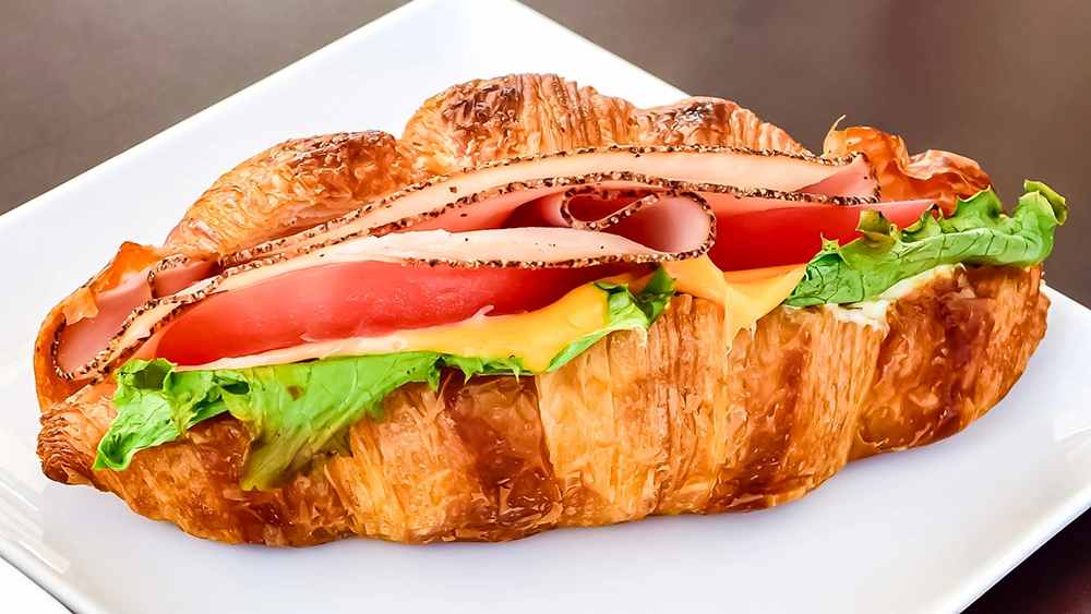 クロワッサンのサンドイッチ