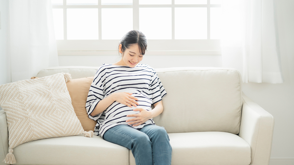 笑顔の妊婦